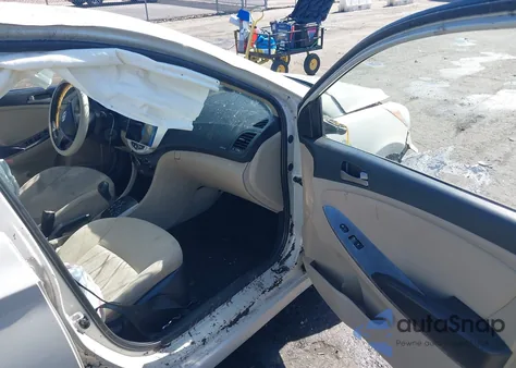 2016 Hyundai Accent Se z USA, uszkodzony, nr VIN KMHCT4AE4GU982880